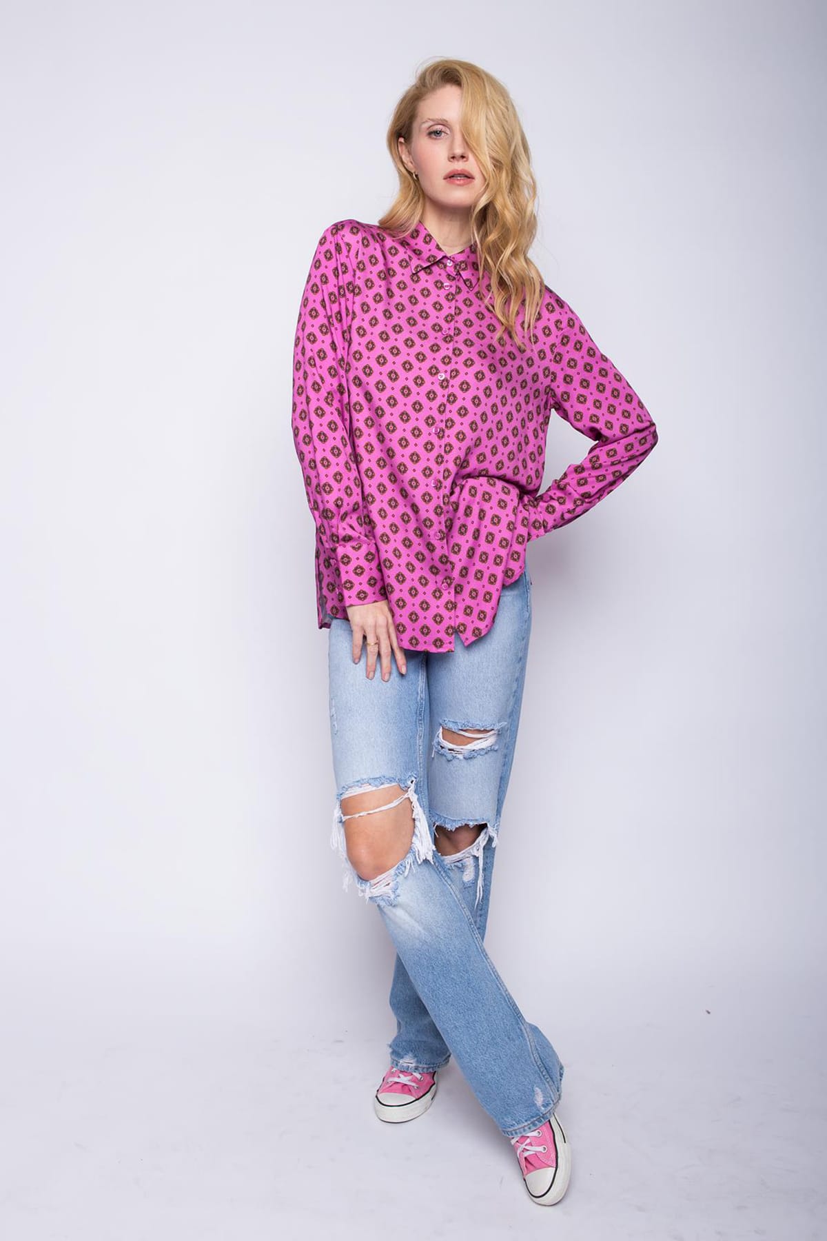 Blusen Moderne, weite Hemdbluse mit Retro Krawatten Muster pink minimal Blusen Emily van den Bergh