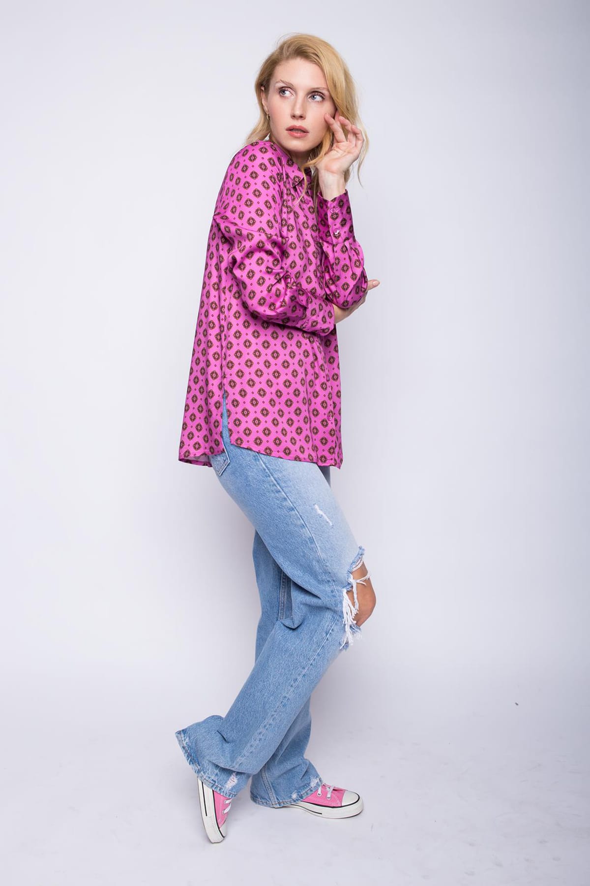 Blusen Moderne, weite Hemdbluse mit Retro Krawatten Muster pink minimal Blusen Emily van den Bergh