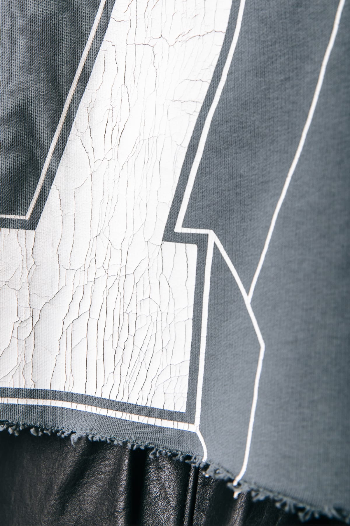 Cropped Hoodie mit großem Backprint Dark grey Sweatshirt Colourful Rebel