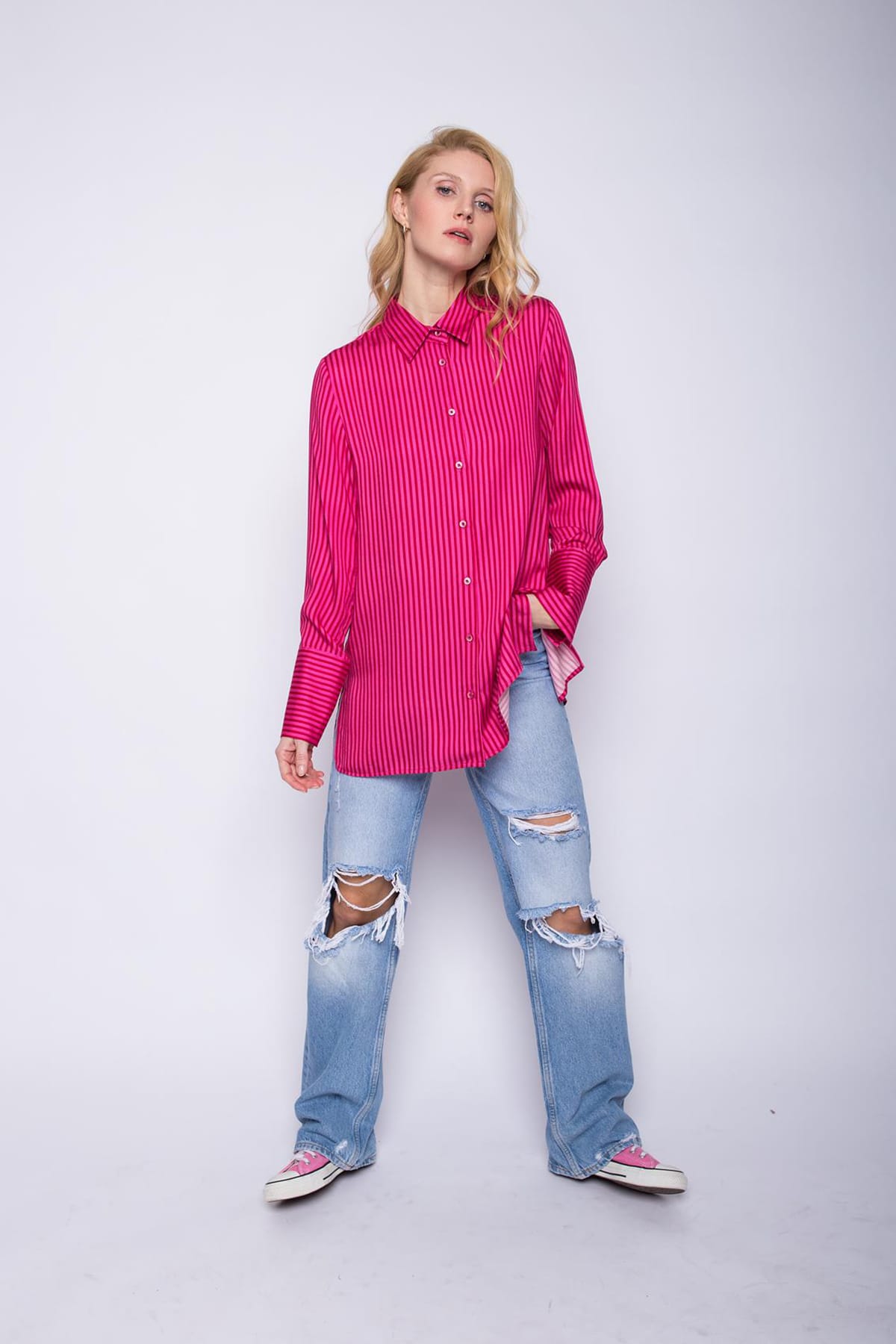 Lässige, gestreifte Hemdbluse mit seitlichen Schlitzen und großen Manschetten pink stripes Blusen Emily van den Bergh