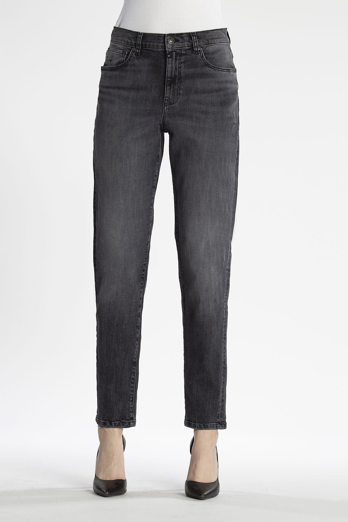 MOM Jeans Relaxed Fit Lynn Coal Black Jeans C.O.J - Cup of Joe Denim