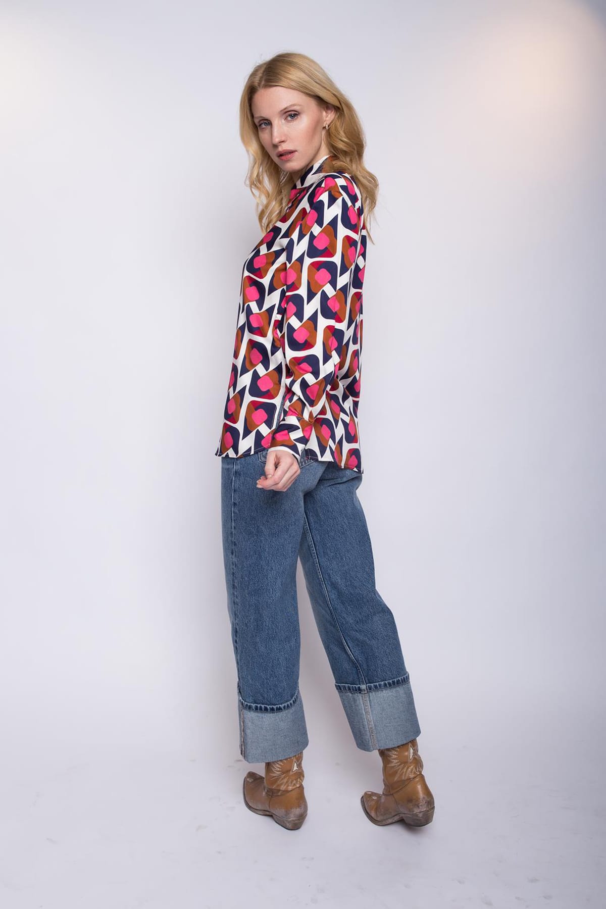 Weite Hemdbluse mit geometrischem Muster white navy pink Blusen Emily van den Bergh