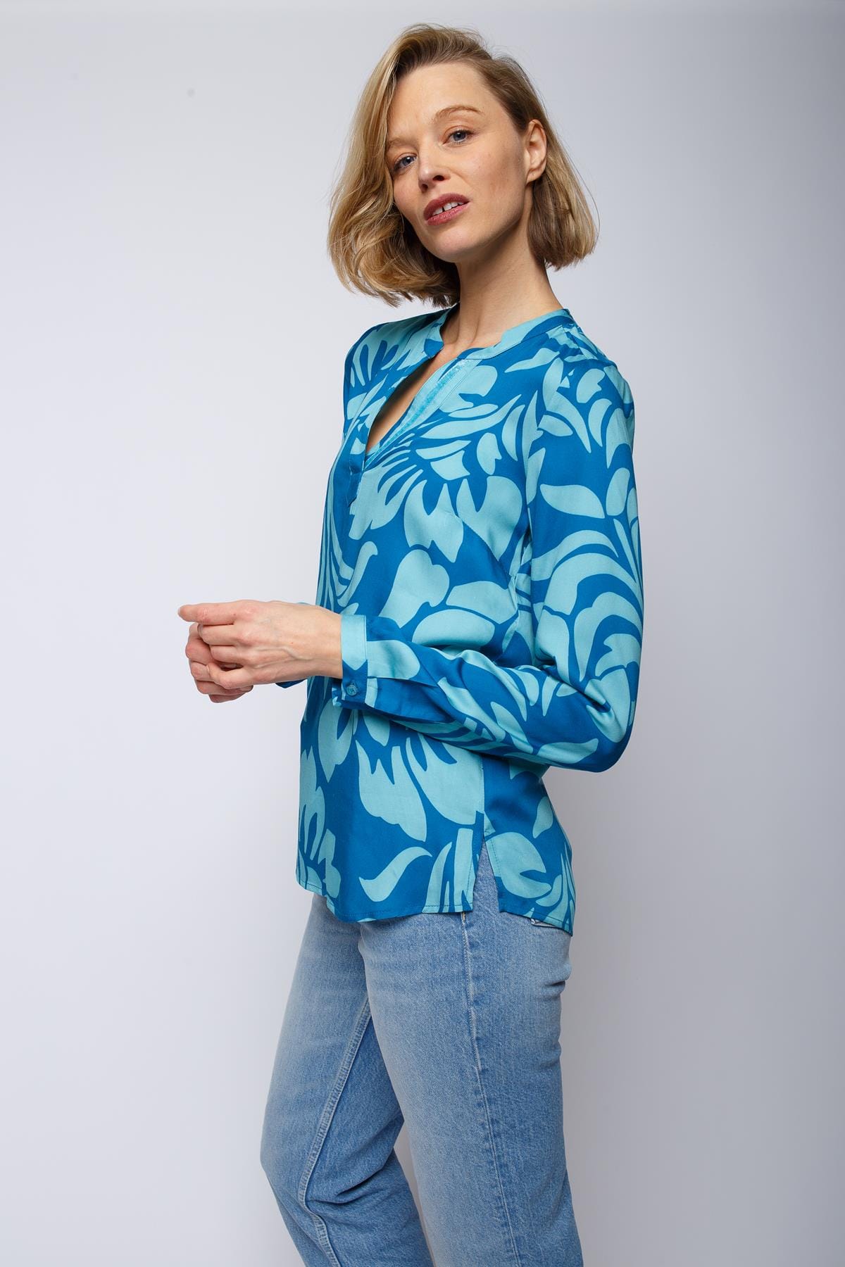 Bluse Damenbluse light aqua Bluse Emily van den Bergh 