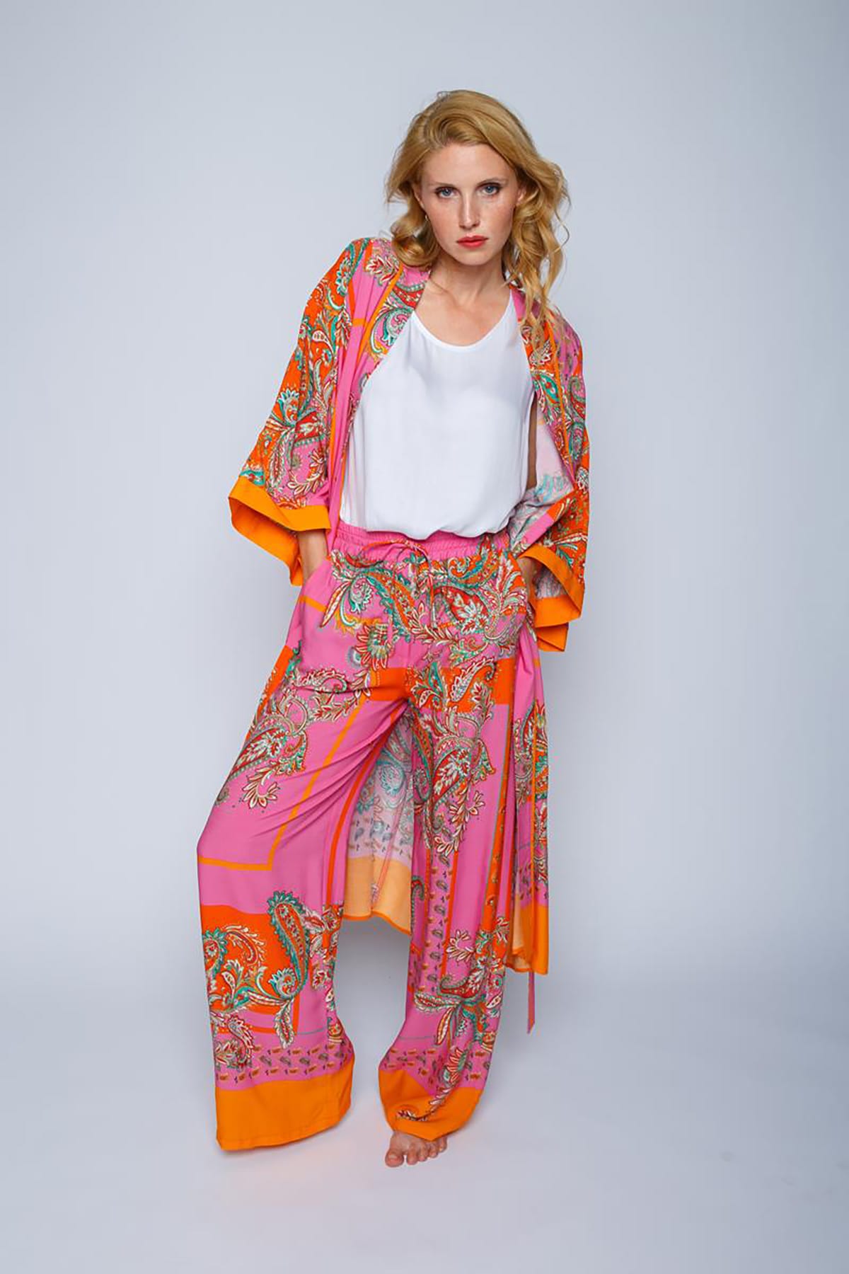 Coole Sommerhose mit elastischem Bund und Paisley Print pink orange scarf Hose Emily van den Bergh 