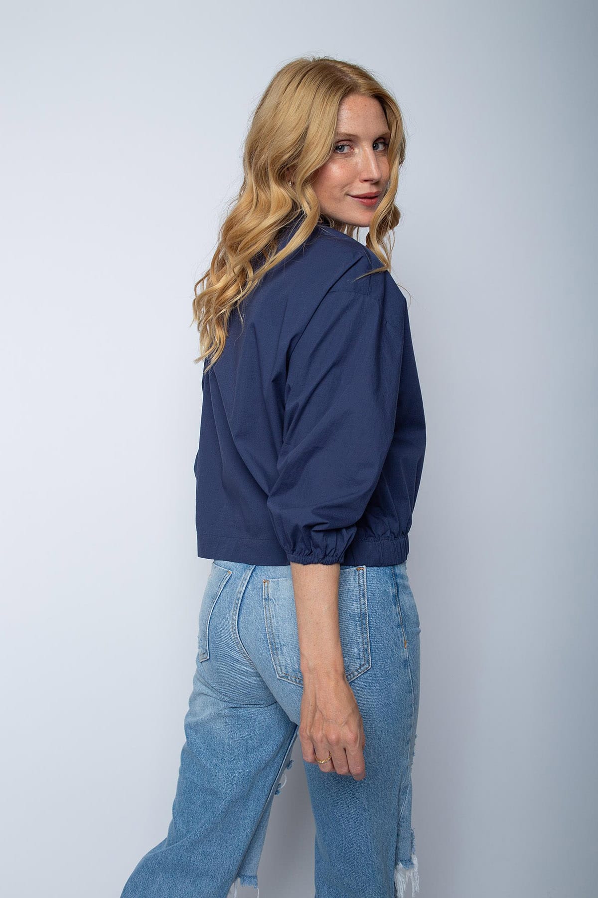 Damenbluse cropped navy Bluse Emily van den Bergh 