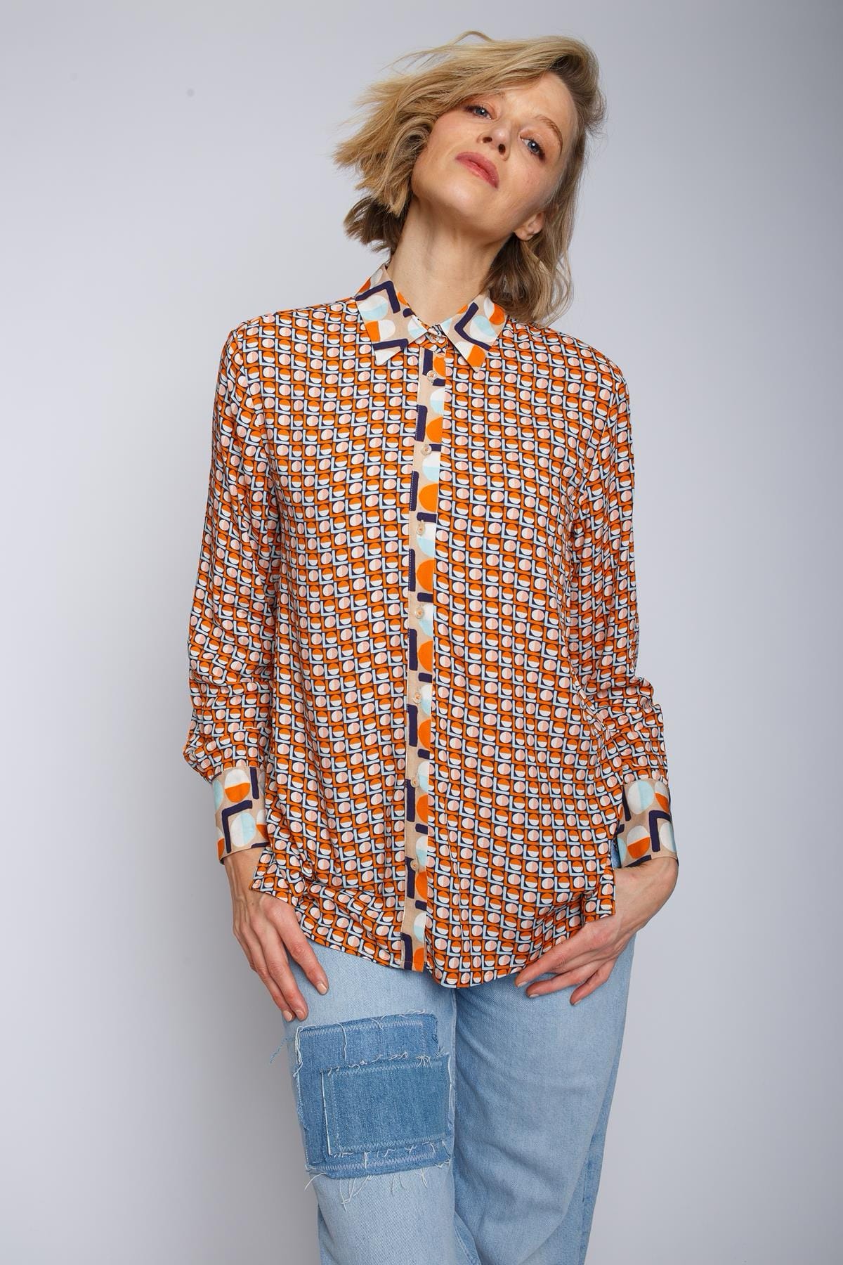 Hemdbluse mit Kontrastdetails orange geometric Bluse Emily van den Bergh 