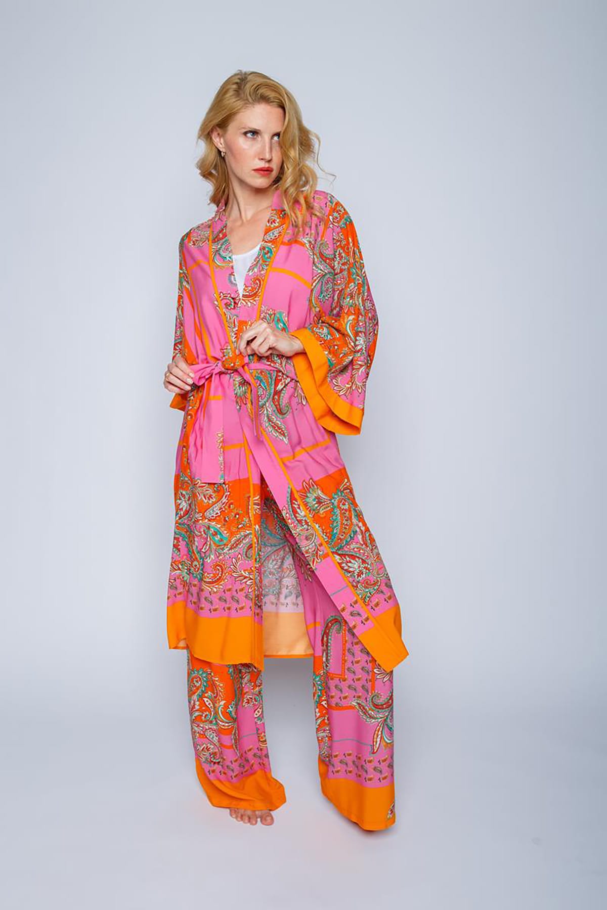 Lässige Kimono mit Bindegürtel pink orange scarf Kimono Emily van den Bergh 