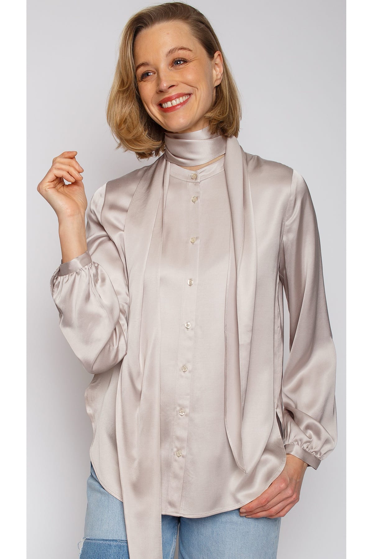 Lockere Bluse mit abnehmbarer Schluppe taupe Bluse Emily van den Bergh 