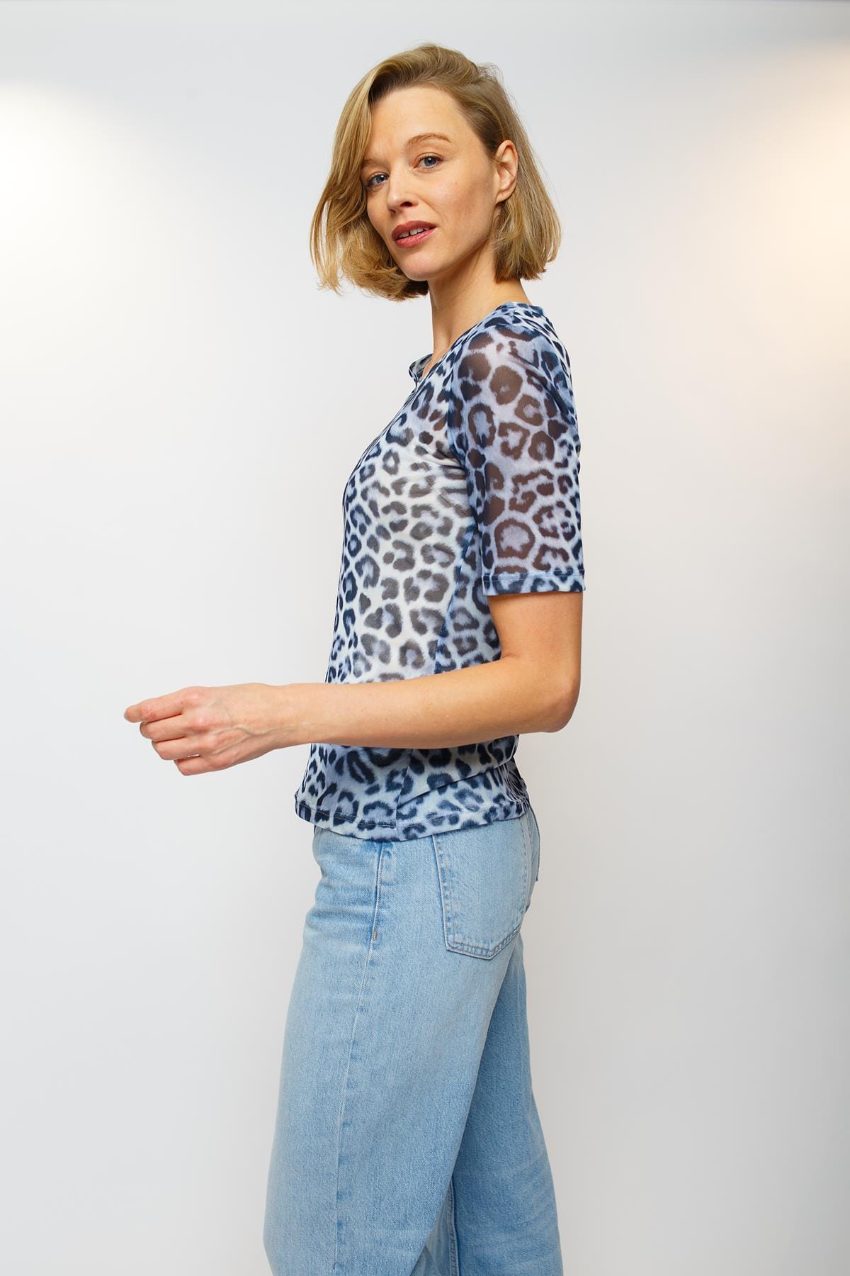 T-Shirt T-Shirt indigo leo T-Shirt Emily van den Bergh 