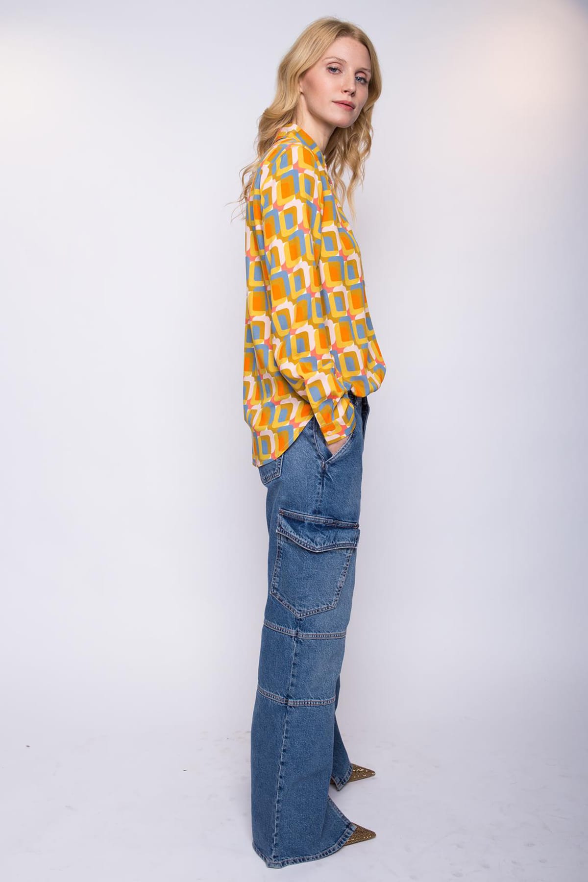 Bluse mit elastischem Saum vorne und coolem geometrischem Muster gold orange Blusen Emily van den Bergh 