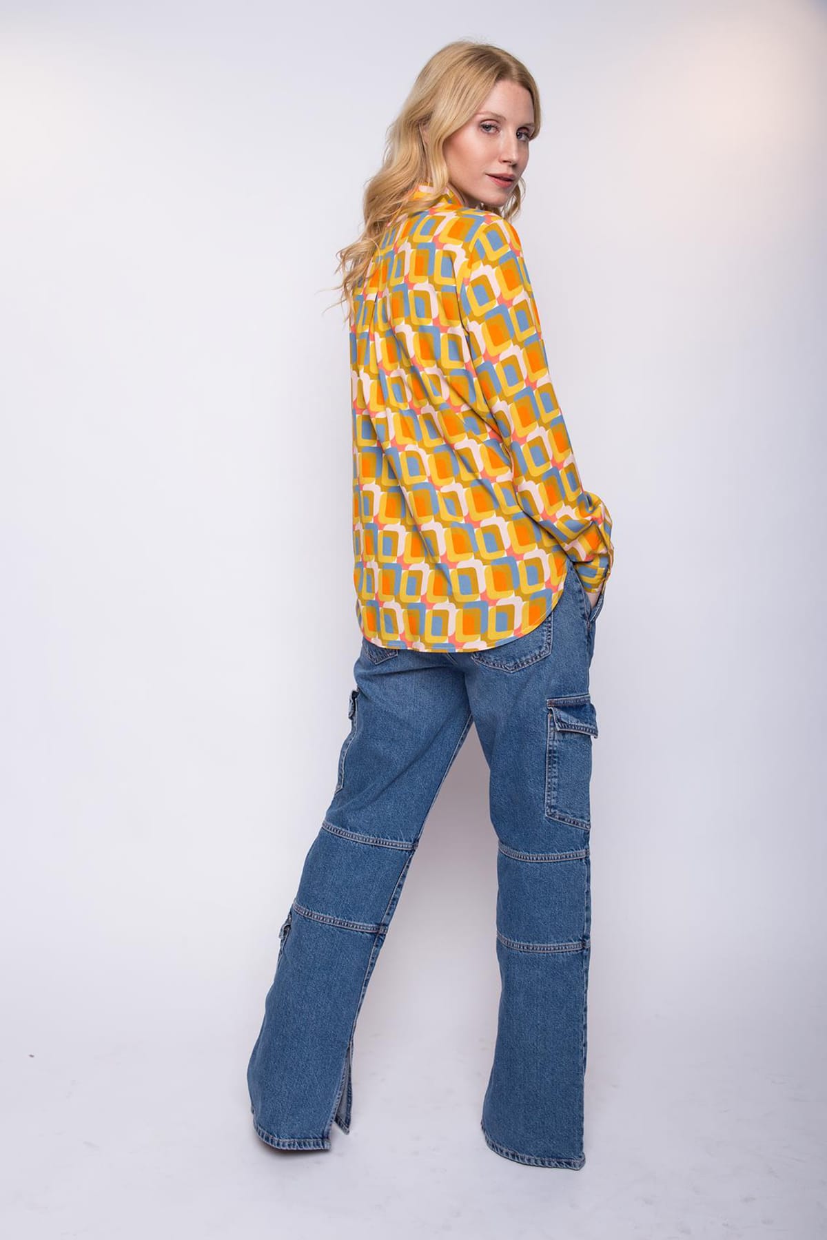 Bluse mit elastischem Saum vorne und coolem geometrischem Muster gold orange Blusen Emily van den Bergh 