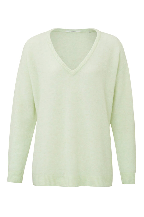 Kuscheliger Pullover mit V-Ausschnitt Meadow Mist Green Pullover YAYA 