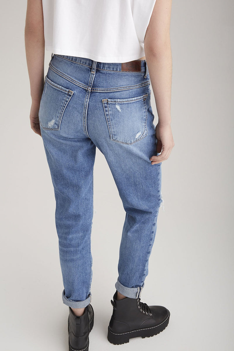 MOM Jeans Relaxed Fit Lynn Blue Destroyed Jeans C.O.J - Cup of Joe Denim 